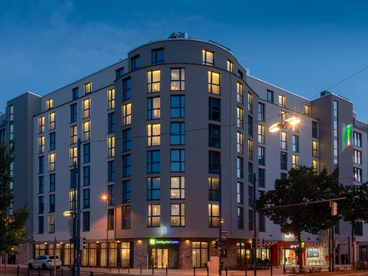 Holiday Inn Express - Offenbach By Ihg Bagian luar foto
