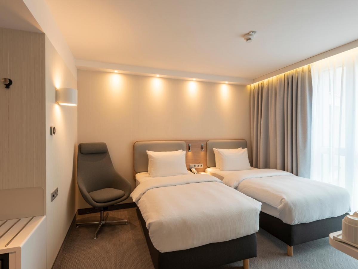 Holiday Inn Express - Offenbach By Ihg Bagian luar foto