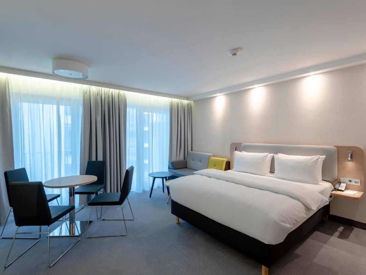 Holiday Inn Express - Offenbach By Ihg Bagian luar foto