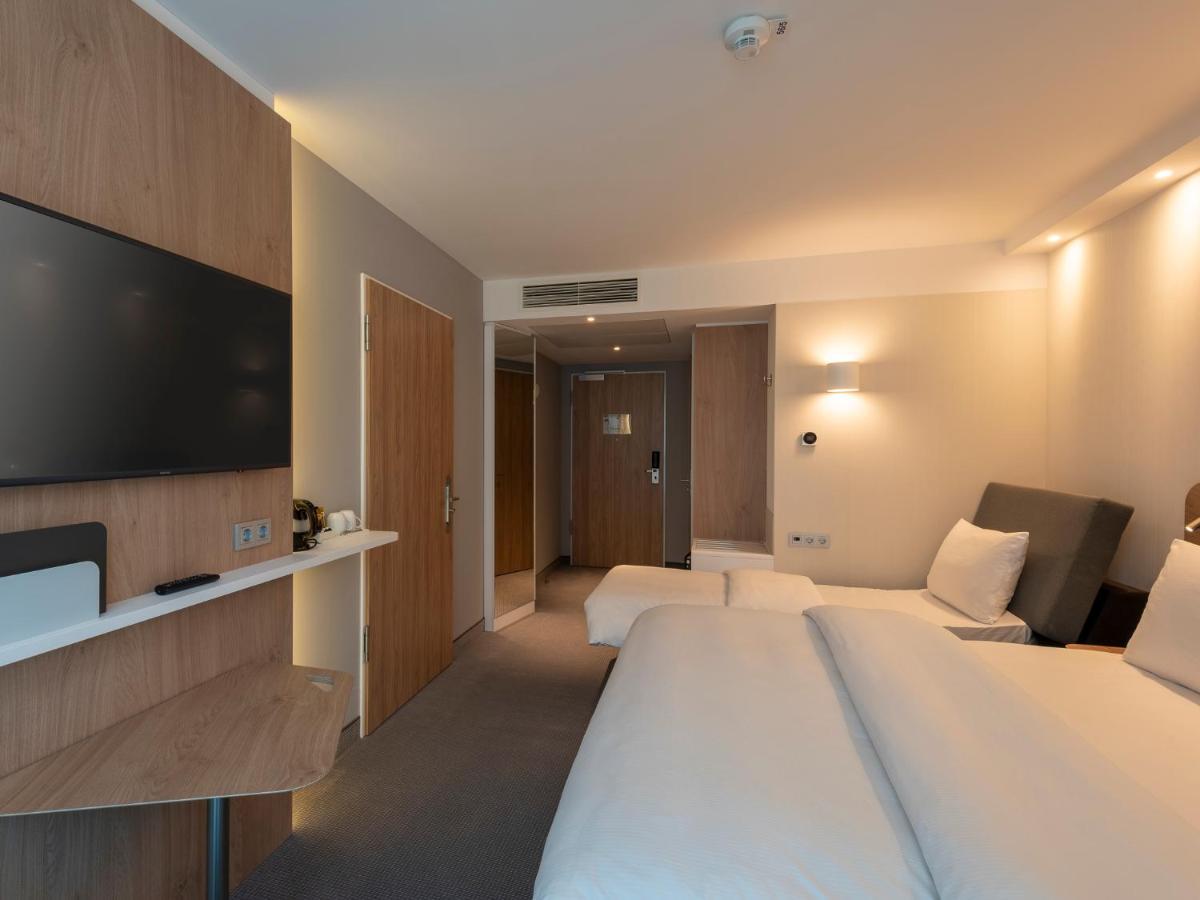Holiday Inn Express - Offenbach By Ihg Bagian luar foto