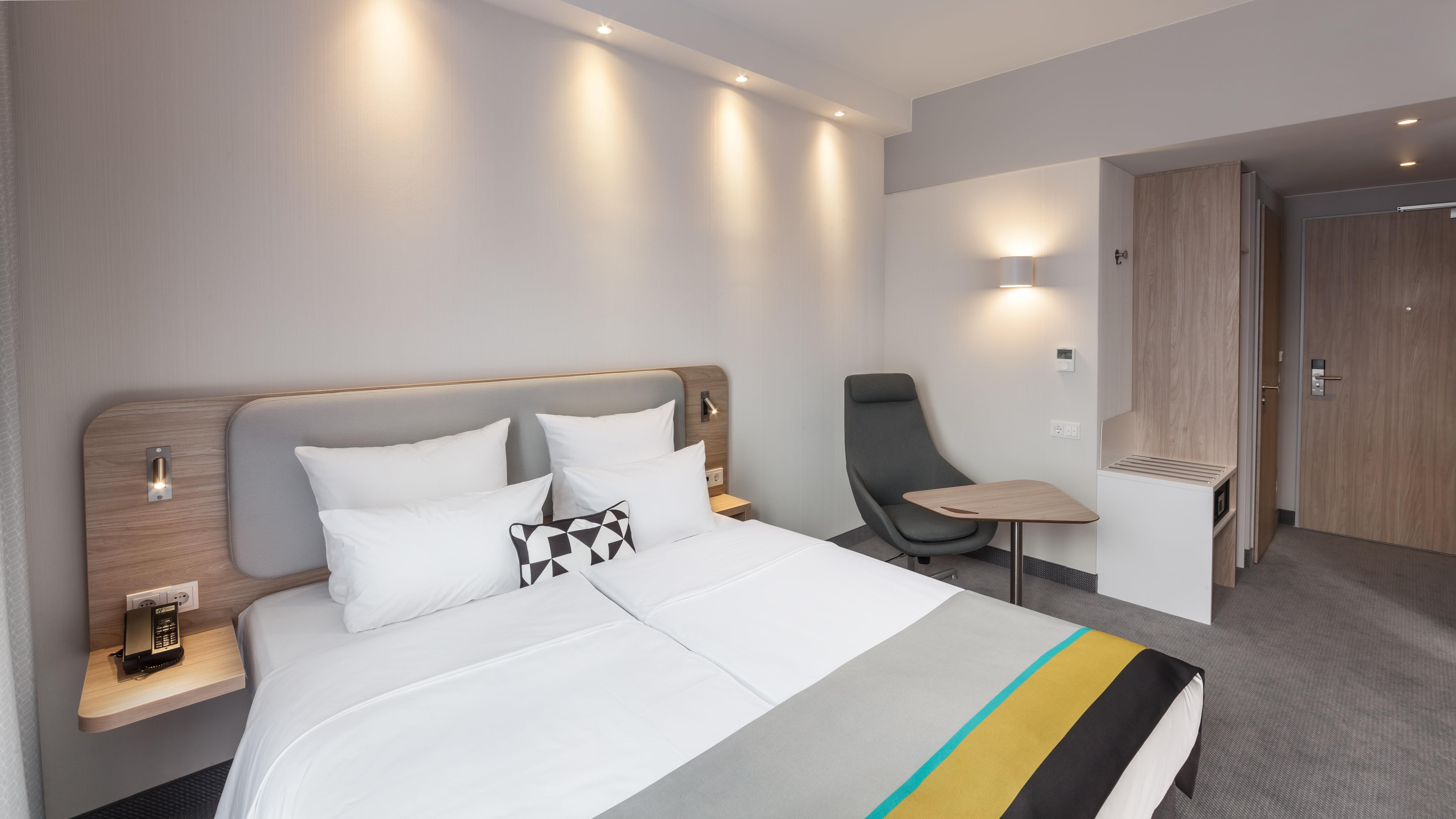 Holiday Inn Express - Offenbach By Ihg Bagian luar foto