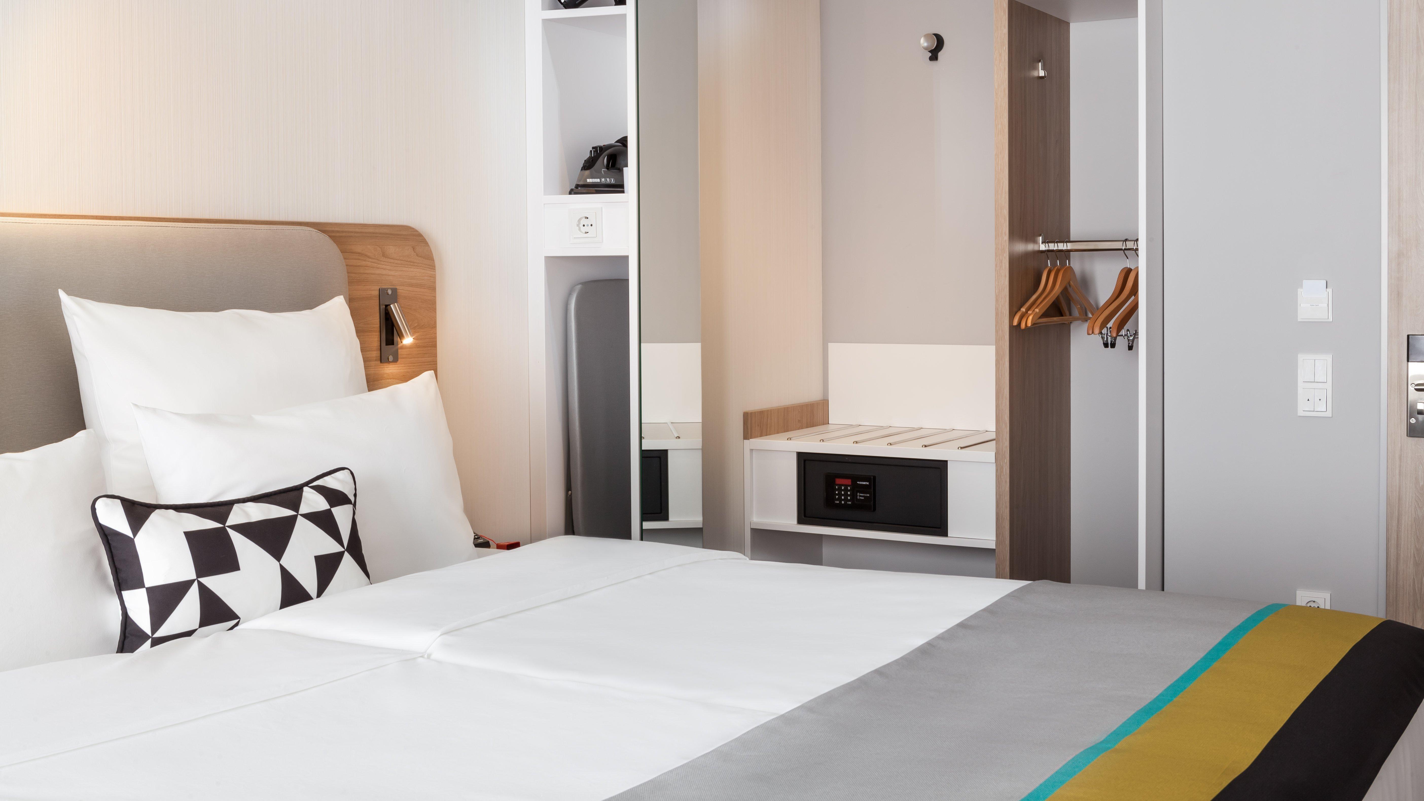 Holiday Inn Express - Offenbach By Ihg Bagian luar foto